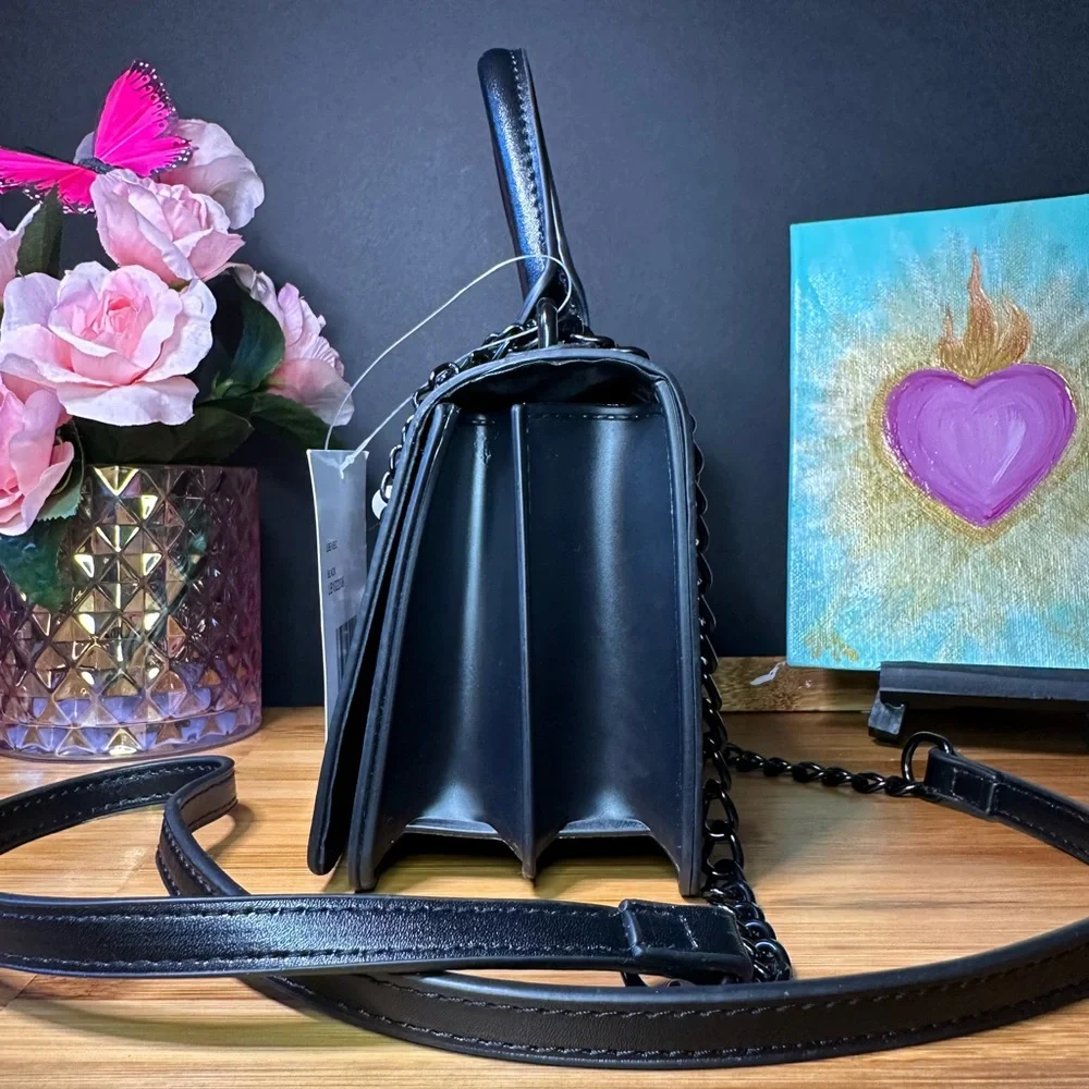 Betsey Johnson Black Handbag with Chain Accents 🖤 - Picture 4 of 11